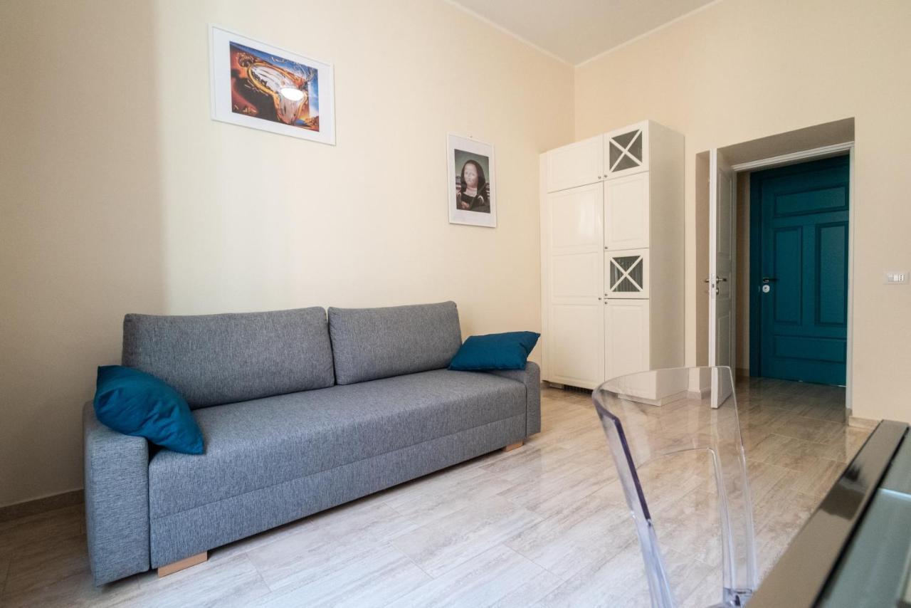 Two-roomed Flat In The Heart Of - Termini * Roma
